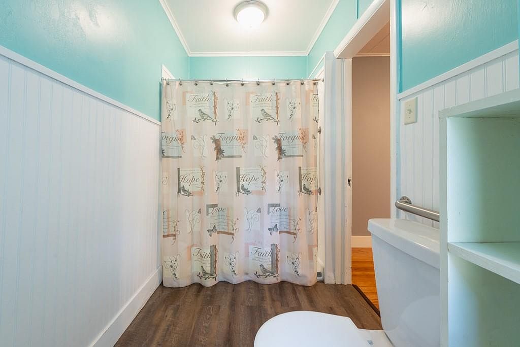 2400 Harvard Avenue — photo 11