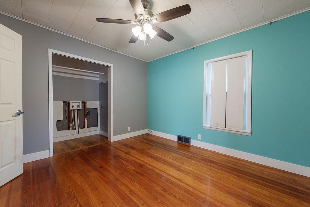 2400 Harvard Avenue — photo 12