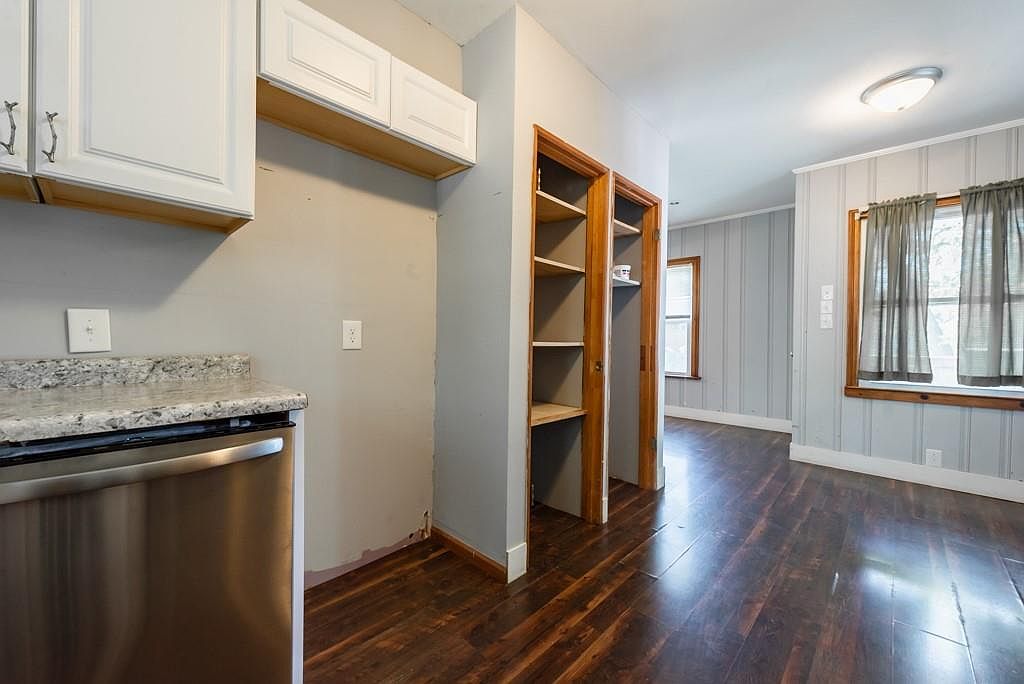 2400 Harvard Avenue — photo 15