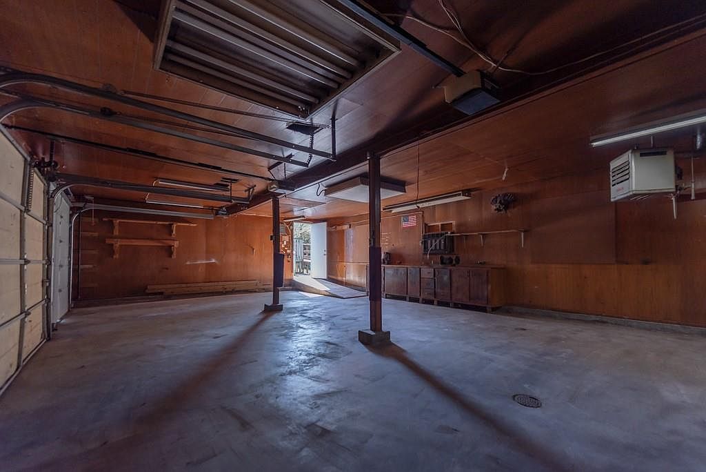2400 Harvard Avenue — photo 24