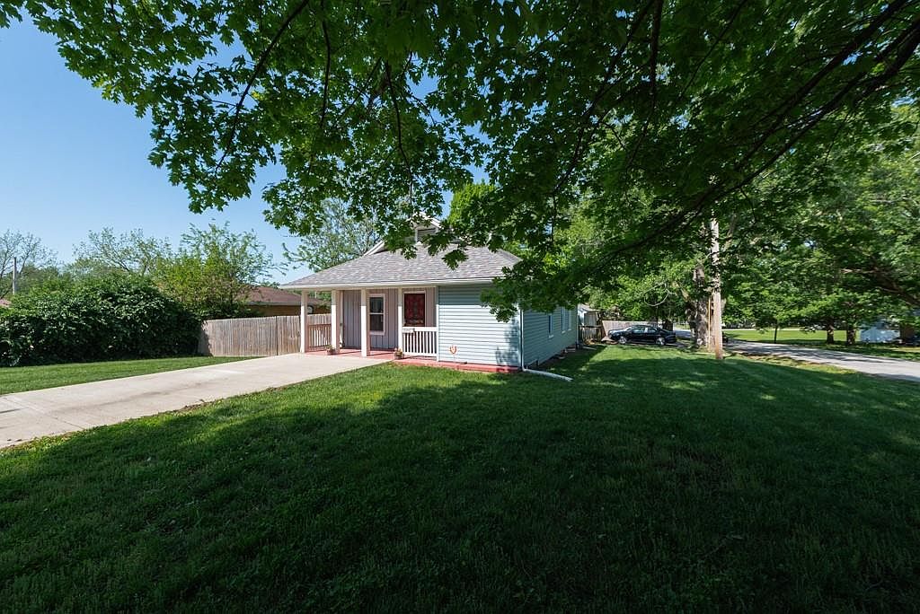 2400 Harvard Avenue — photo 29