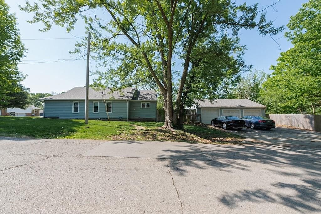 2400 Harvard Avenue — photo 31