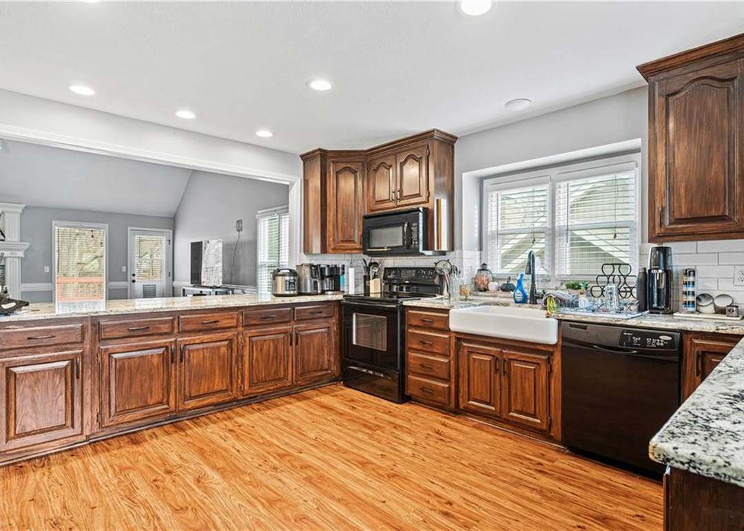 2431 S Seminole Drive — photo 13
