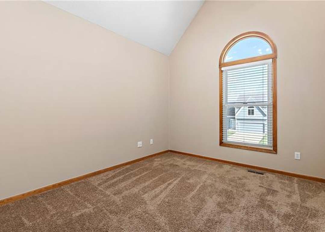 249 W COLLEEN Drive — photo 4