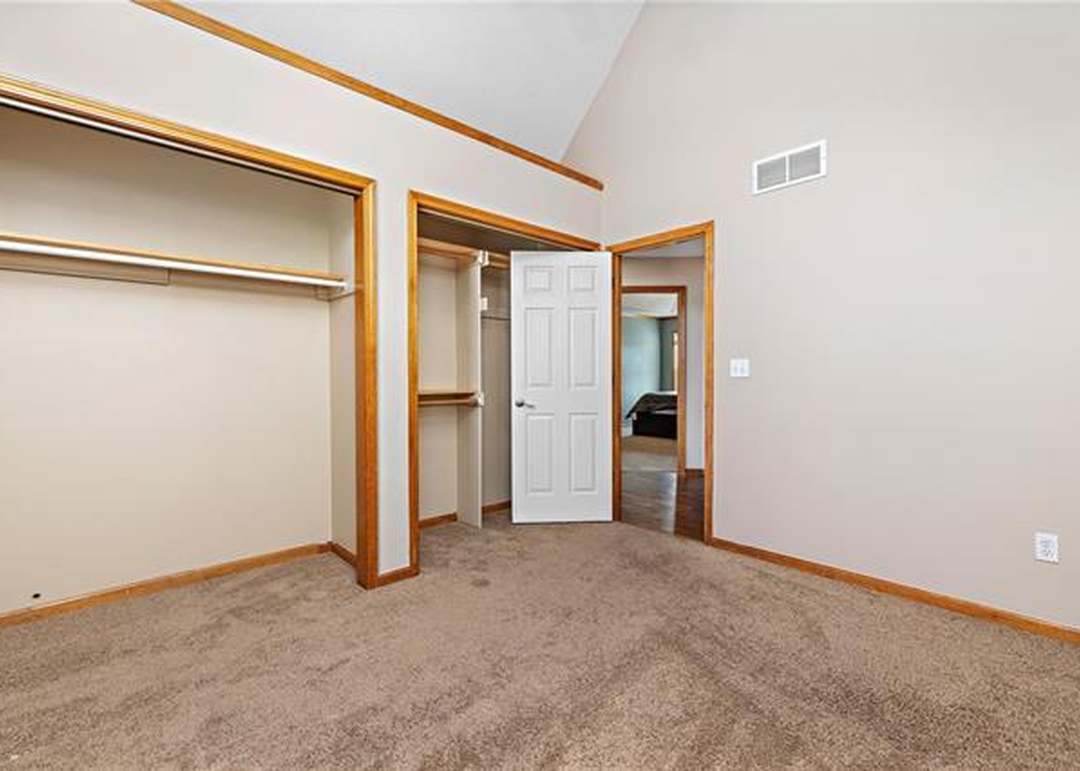 249 W COLLEEN Drive — photo 23