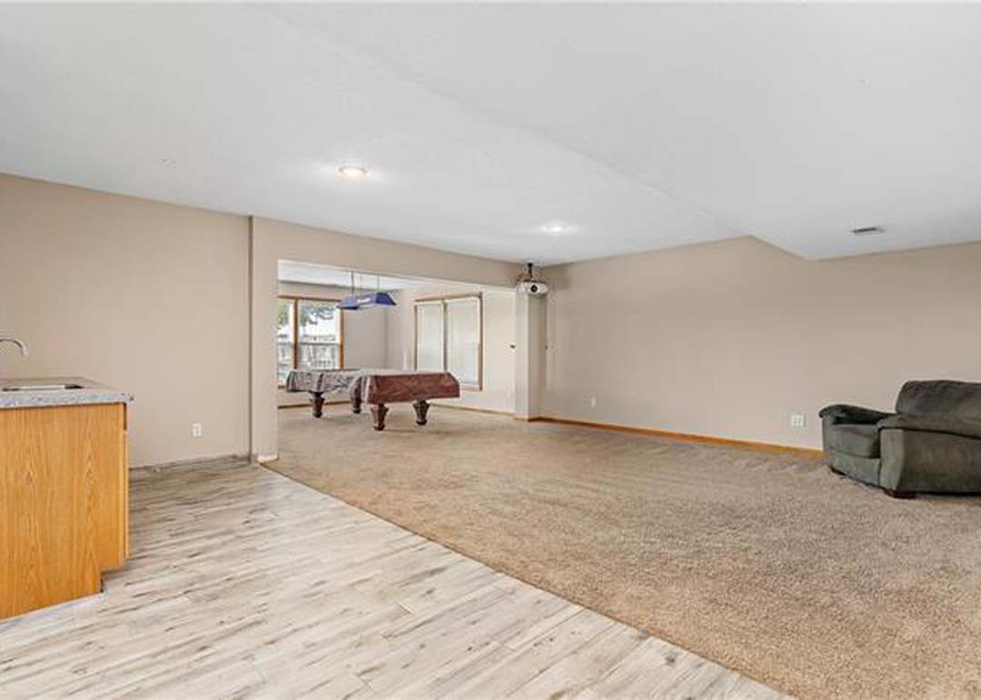 249 W COLLEEN Drive — photo 31