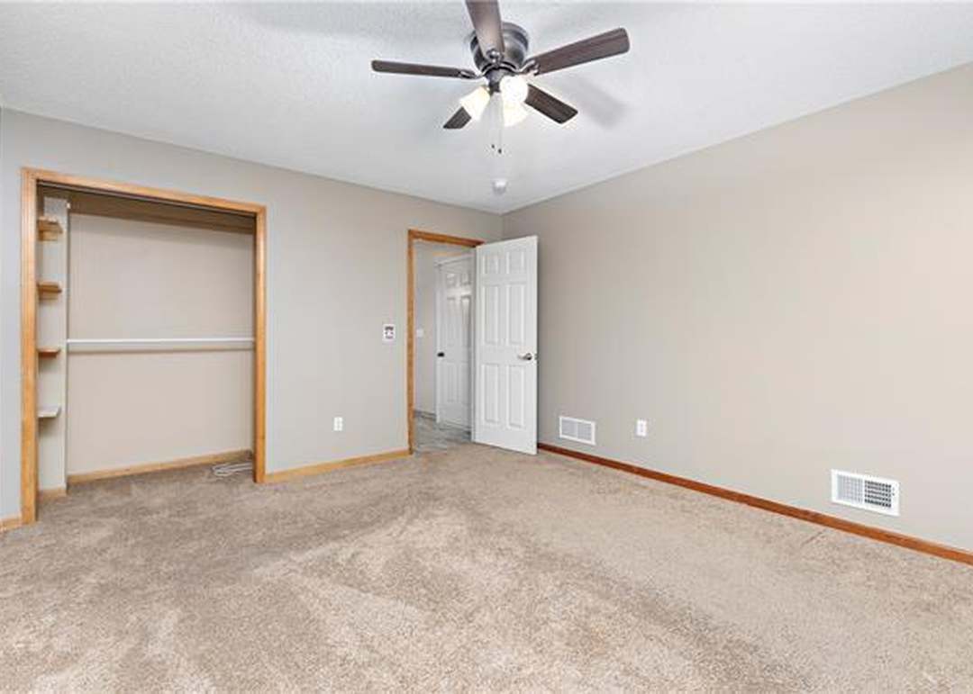 249 W COLLEEN Drive — photo 39