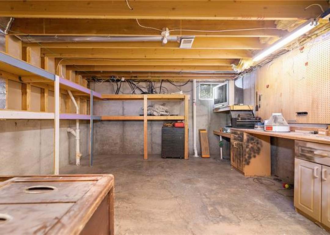 249 W COLLEEN Drive — photo 40