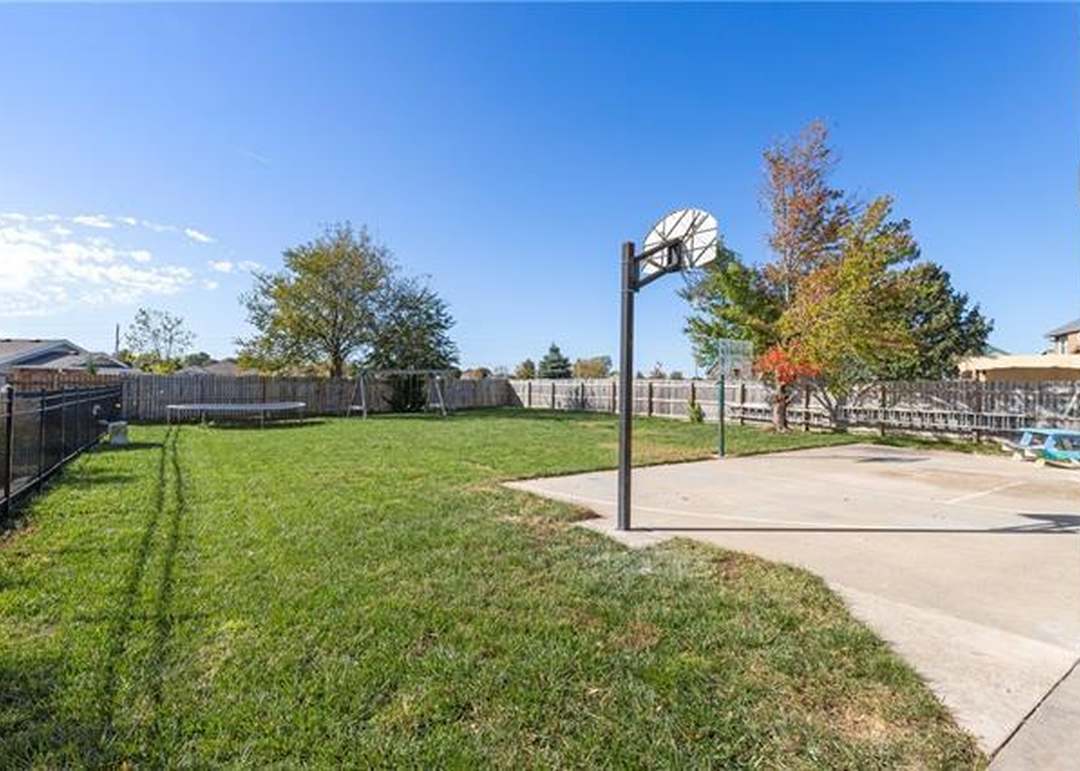 249 W COLLEEN Drive — photo 41