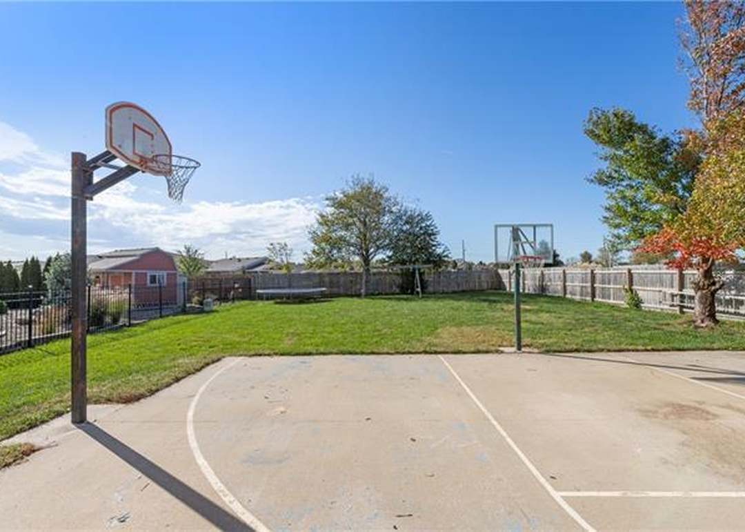 249 W COLLEEN Drive — photo 42