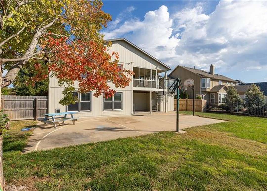 249 W COLLEEN Drive — photo 44