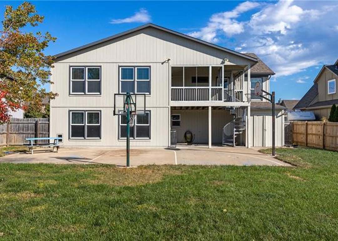 249 W COLLEEN Drive — photo 45