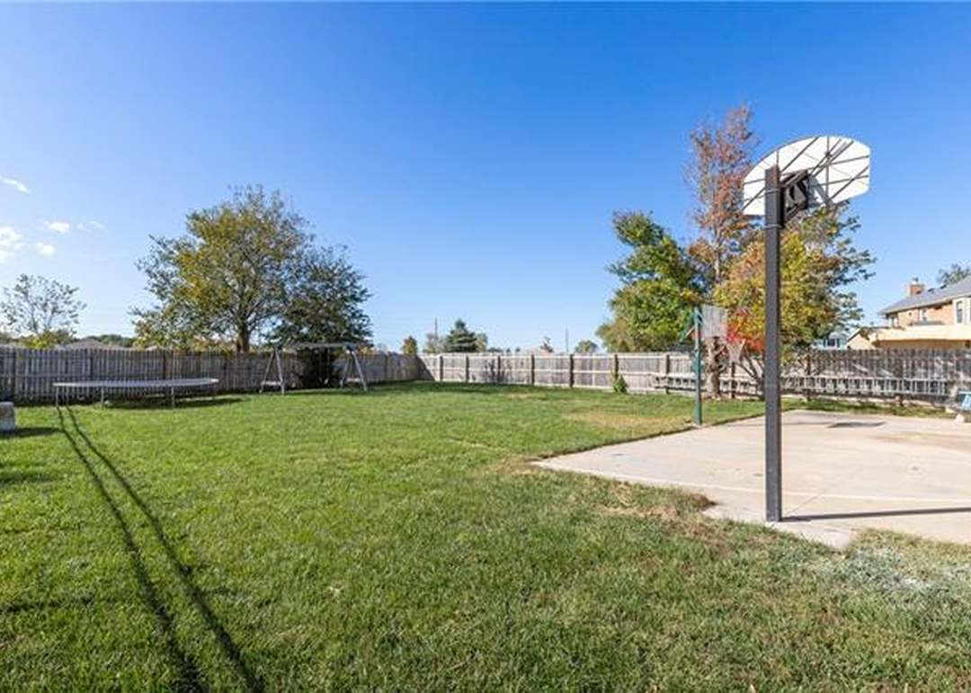 249 W COLLEEN Drive — photo 47
