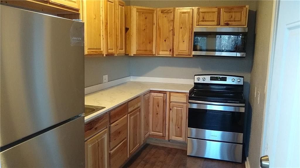 2508 E 30th Street — photo 3