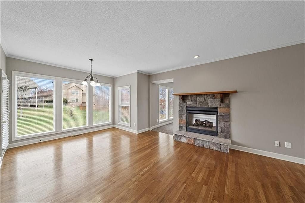25106 W 85 Terrace — photo 13