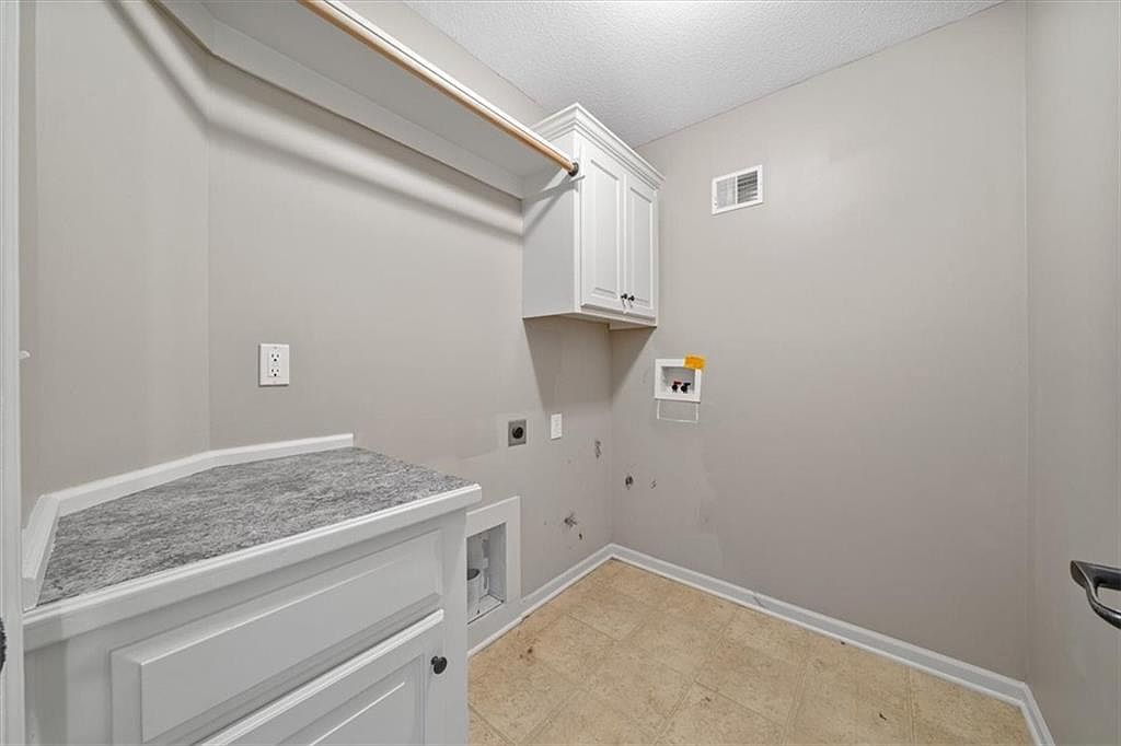 25106 W 85 Terrace — photo 35