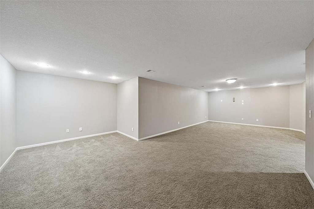 25106 W 85 Terrace — photo 37