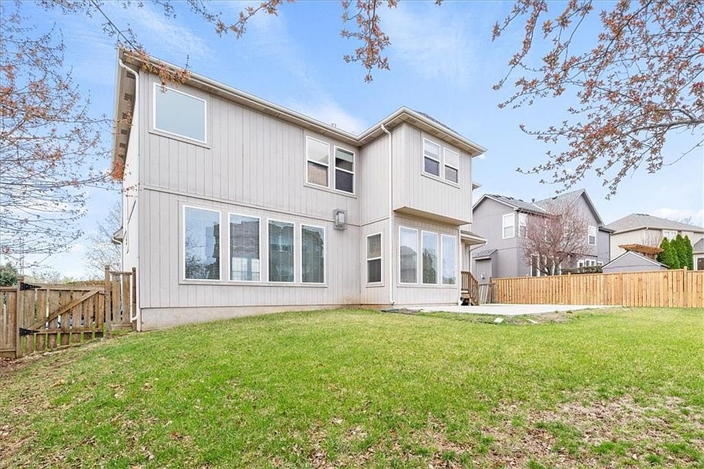 25106 W 85 Terrace — photo 43