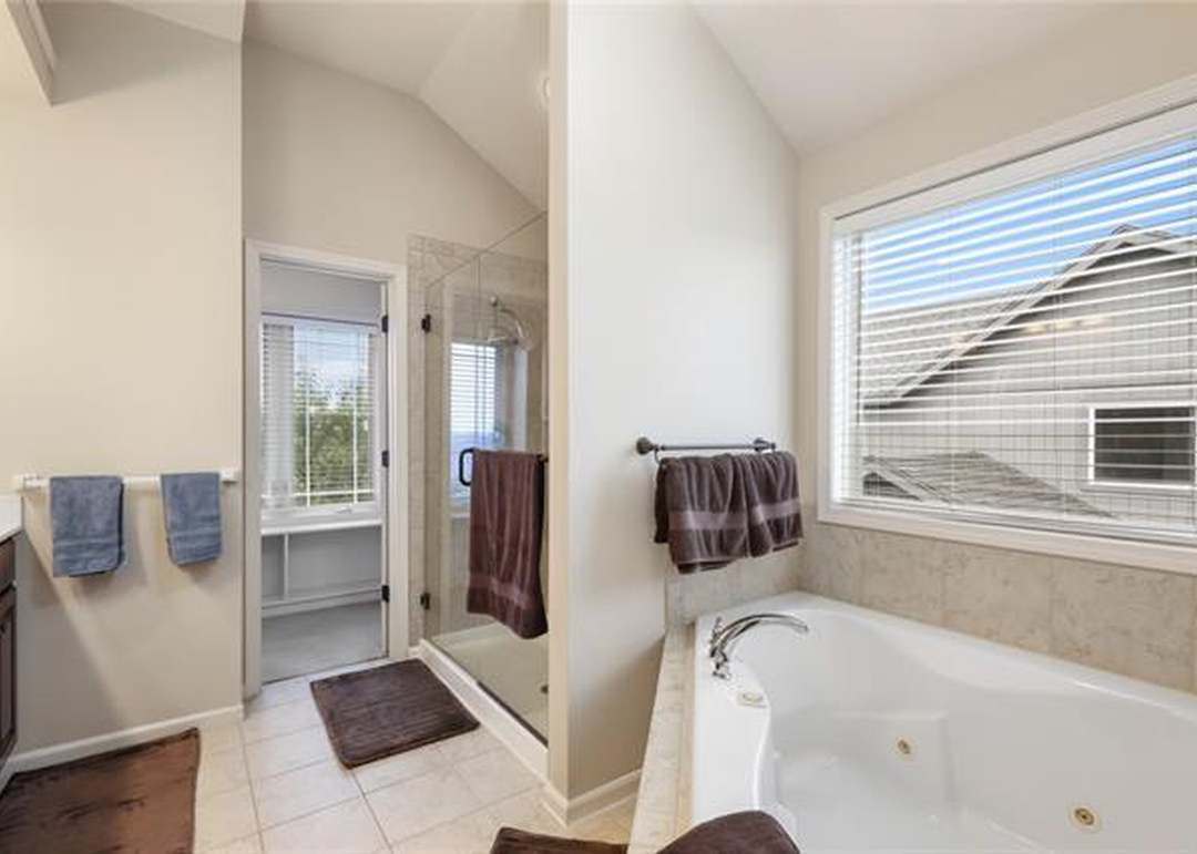 25702 W 143rd Terrace — photo 5