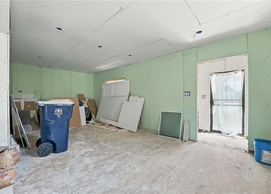 2604 Drury Avenue — photo 17