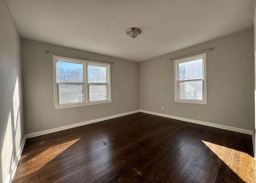 2604 S Northern Boulevard — photo 5