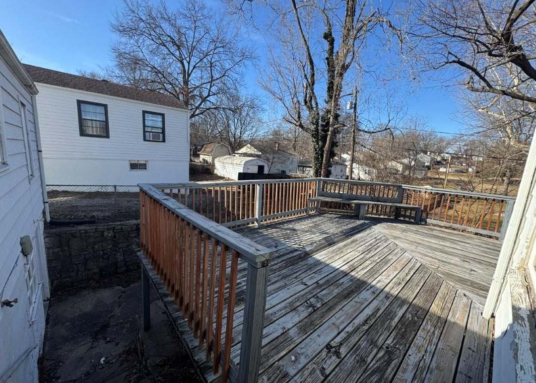 2604 S Northern Boulevard — photo 13