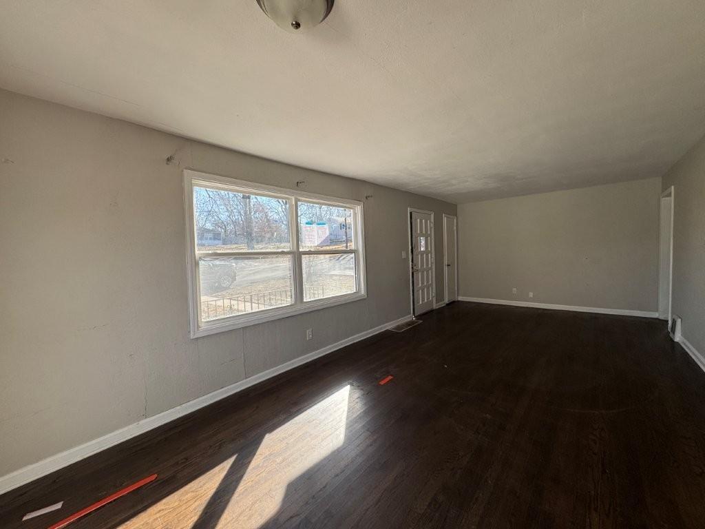 2604 S Northern Boulevard — photo 14