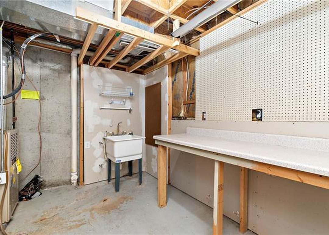 2604 SW 10th Street — photo 35