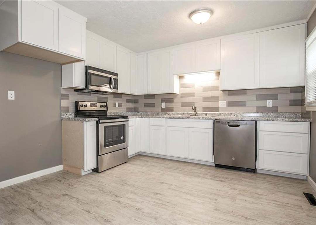 2610 S 30th Street — photo 13