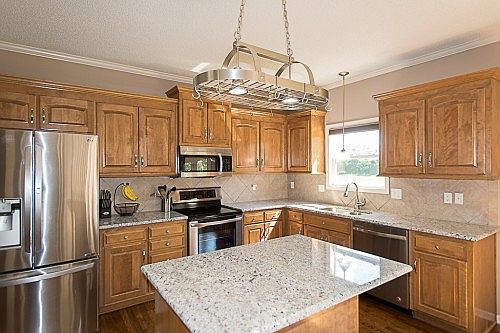 2637 SW Golden Eagle Road — photo 3