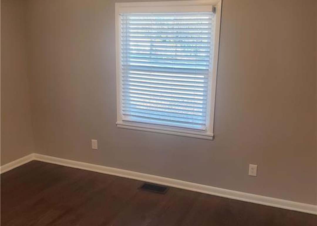 2701 S Northern Boulevard — photo 5