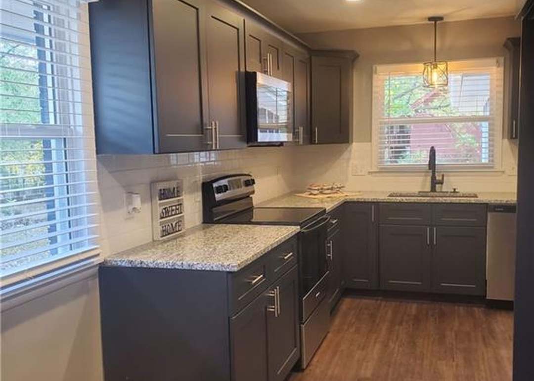 2701 S Northern Boulevard — photo 6