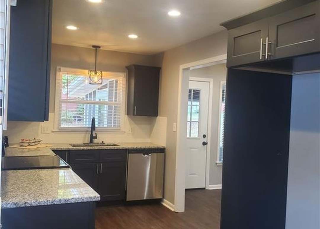 2701 S Northern Boulevard — photo 11