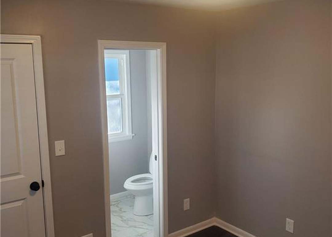 2701 S Northern Boulevard — photo 26