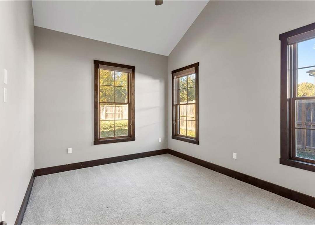 2721 S Fir Terrace — photo 19