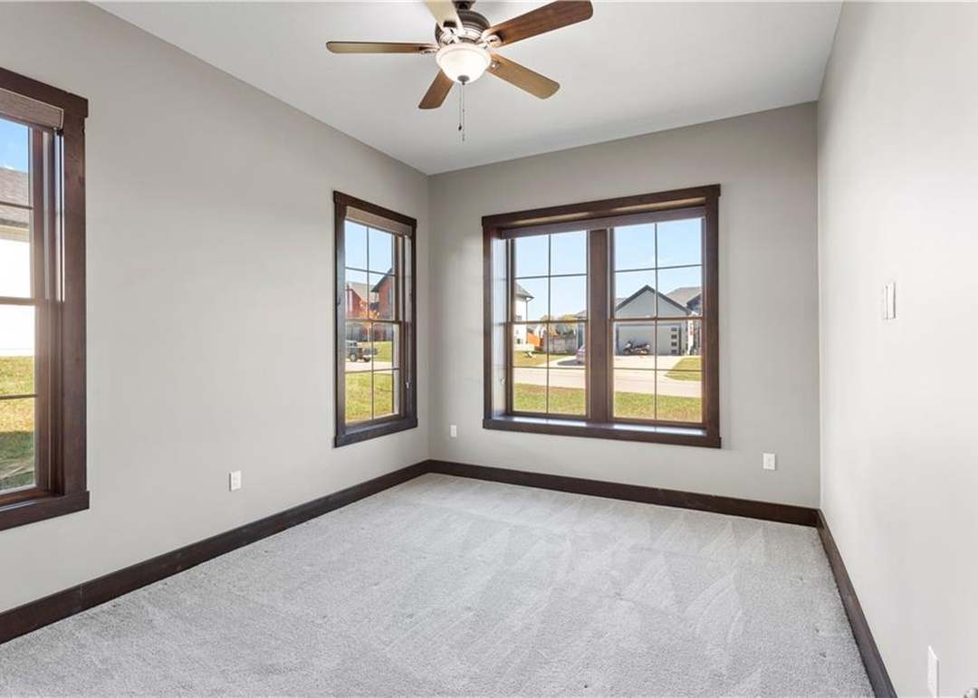 2721 S Fir Terrace — photo 21