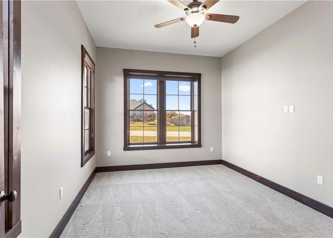 2721 S Fir Terrace — photo 22