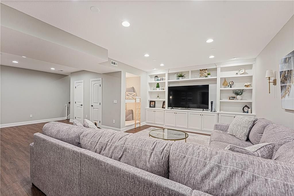 279 S Pinon Street — photo 33