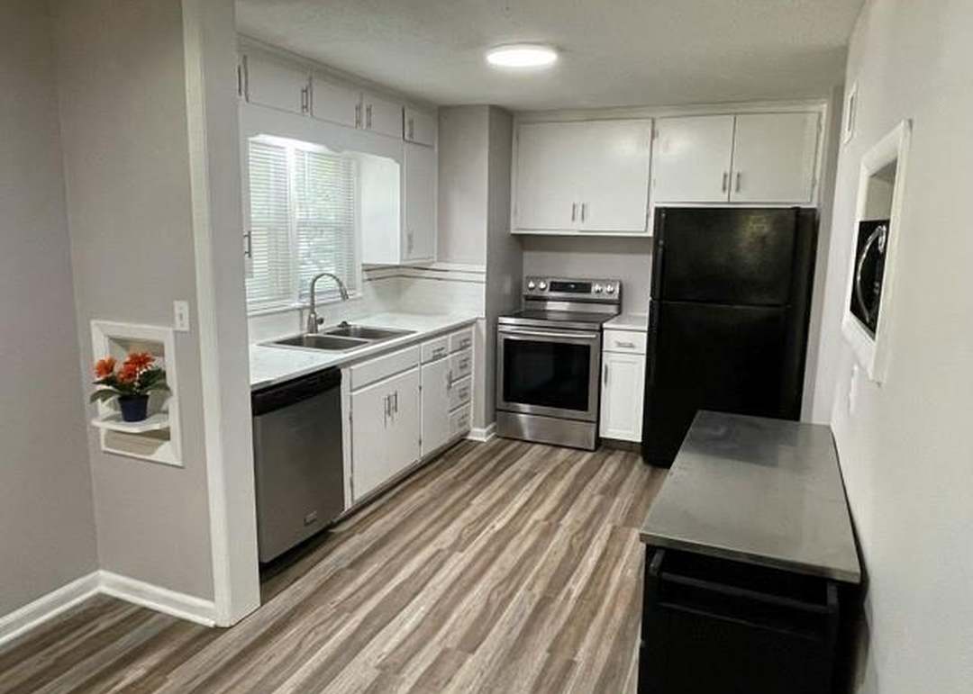 2812 W 75th Street — photo 10