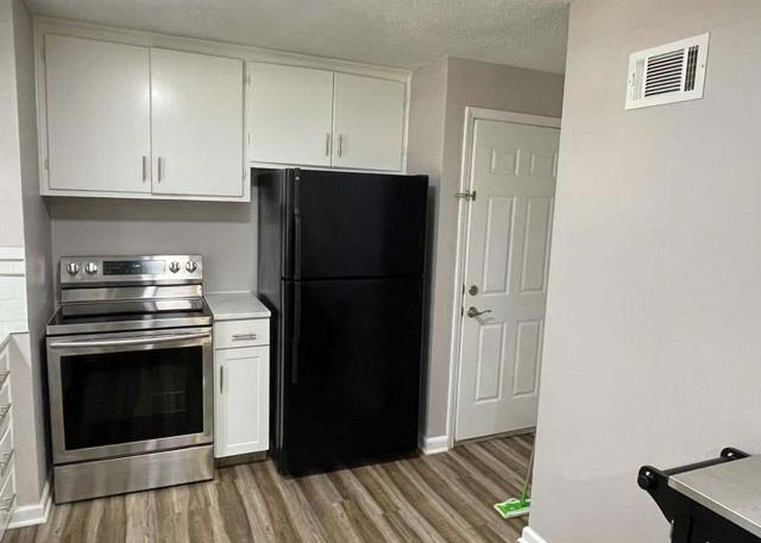 2812 W 75th Street — photo 11