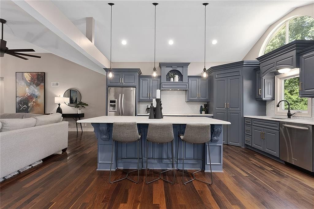 2908 W 95th Street — photo 12
