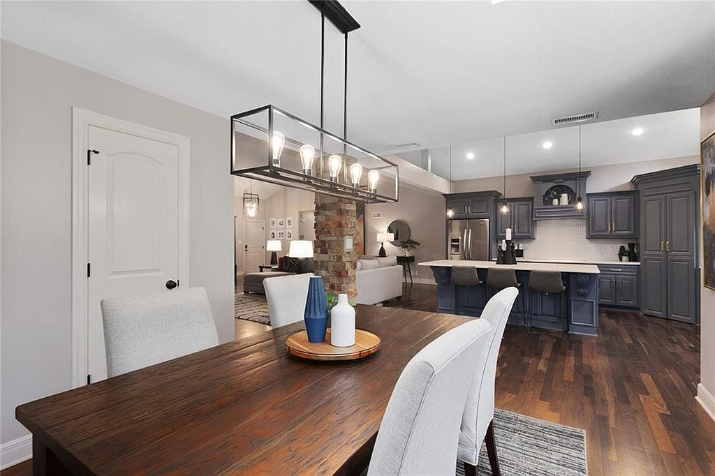 2908 W 95th Street — photo 15