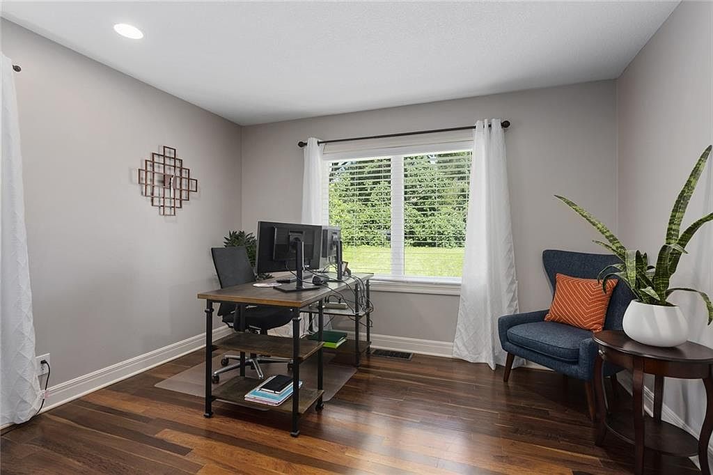 2908 W 95th Street — photo 22