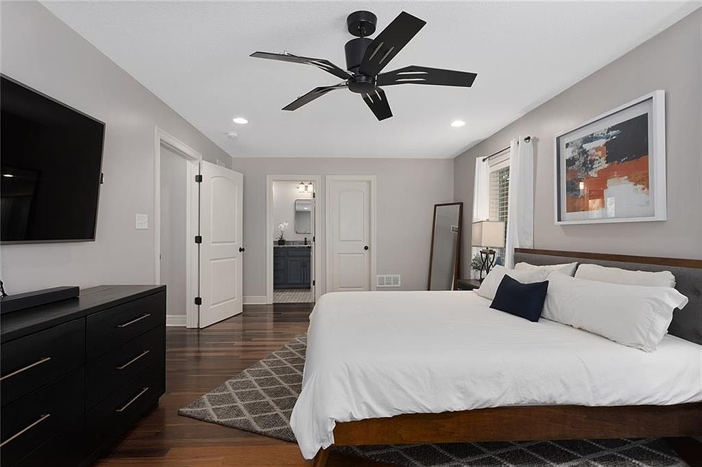 2908 W 95th Street — photo 23