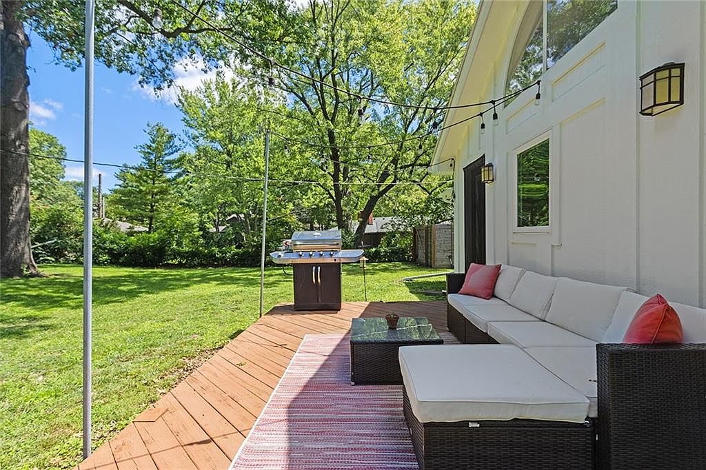 2908 W 95th Street — photo 27