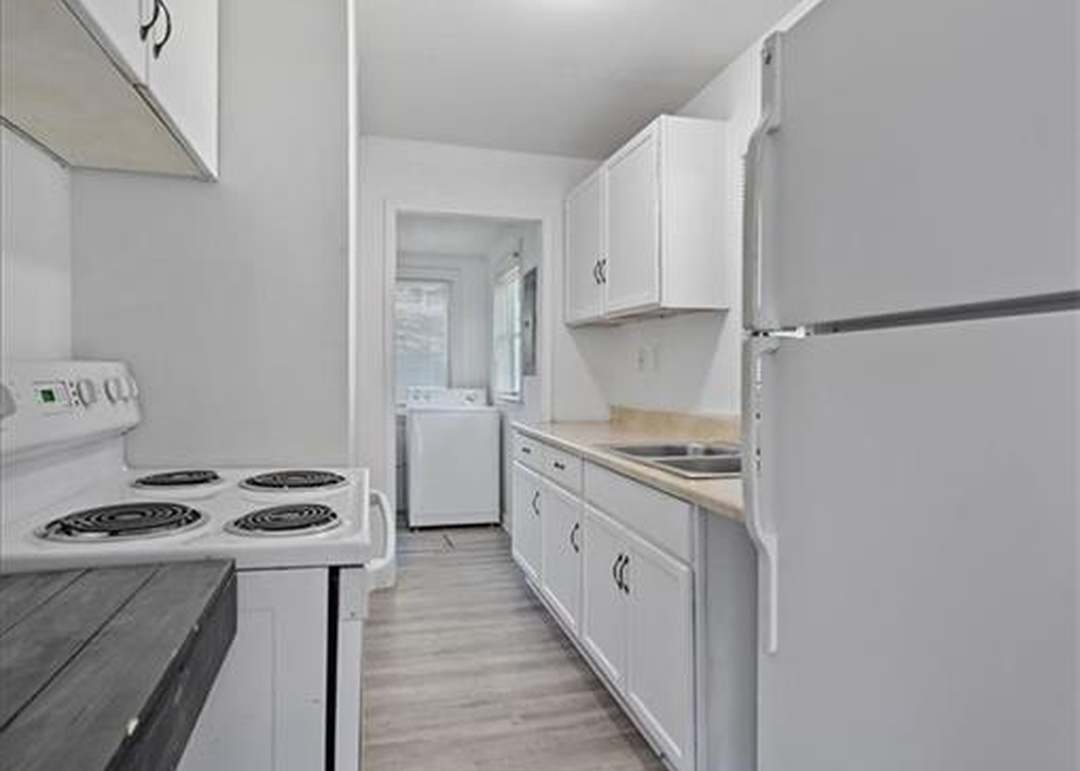 2917 E 61st Street — photo 12