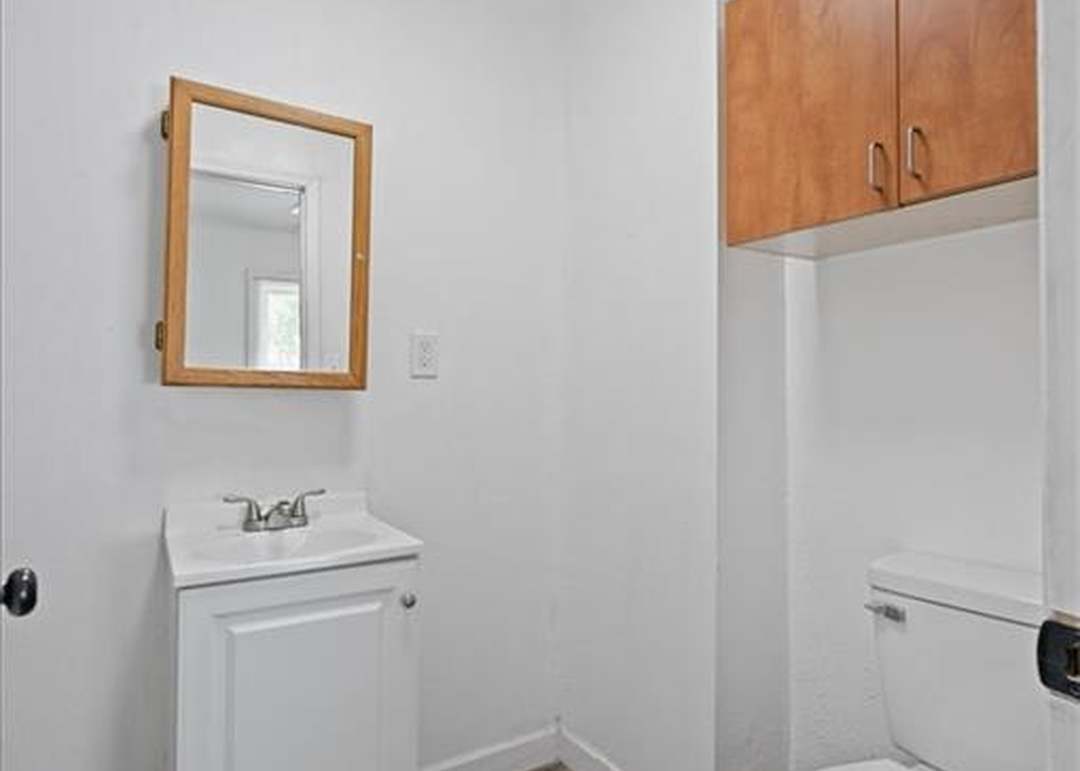 2917 E 61st Street — photo 14