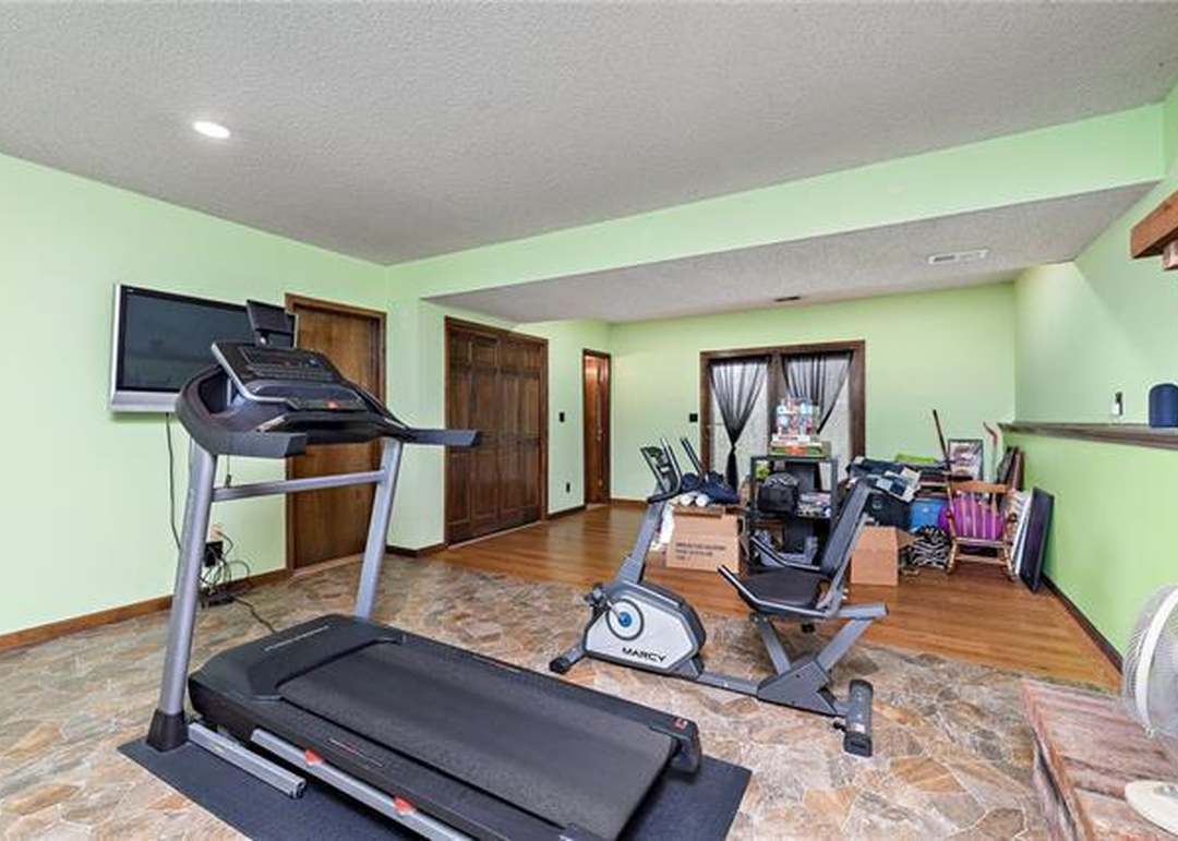 2932 S 46th Street — photo 25