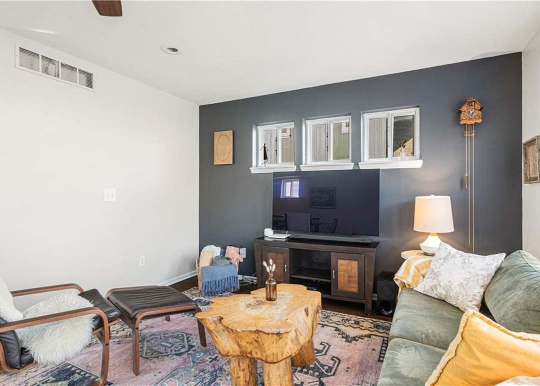 2933 MERCIER Street — photo 24