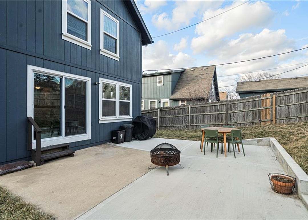2933 MERCIER Street — photo 40